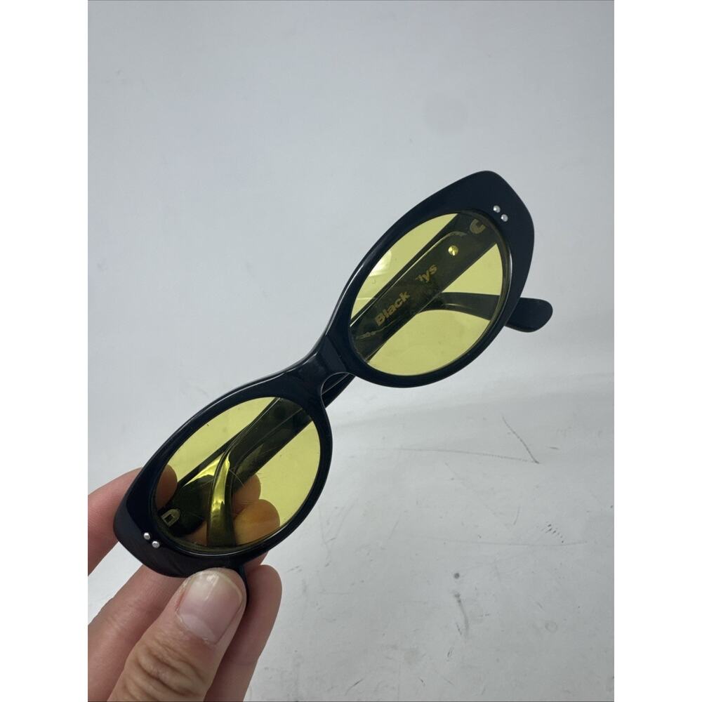 Black Flys Sunglasses May Fly 90’s Y2K Yellow Fly girls Womens Vintage